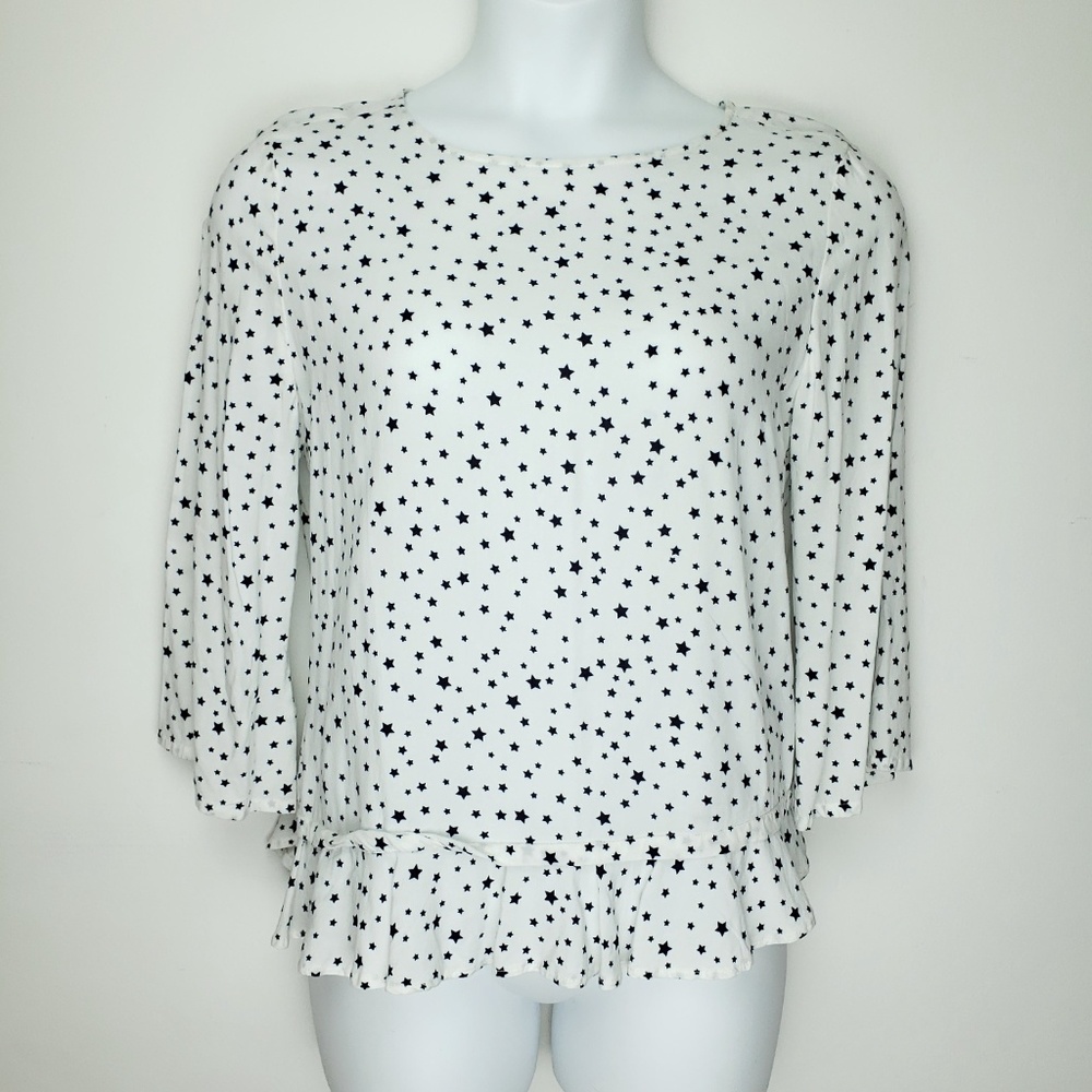 beachlunchlounge Nia Star Print Ruffle Bottom Top